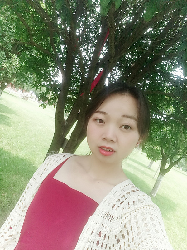 Carina Guan-Guan Shumin website editor of ychinatours in kunming yunnan