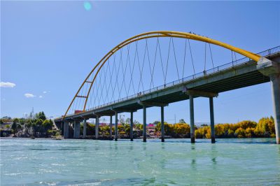 Huangheqing Bridge in Hainan Prefecture, Qinghai